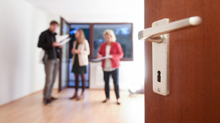 Wohnungsbetrug in Frankfurt: Mittlere zweistellige Zahl an Opfern