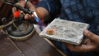 Preise für Gold und Silber nach Rekordjagd unter Druck