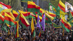 Frankfurt: 28.000 Kurden feiern das Neujahrsfest "Newroz"