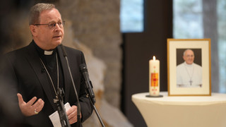 Nach Tod von Papst Franziskus: Trauer auch in Hessen