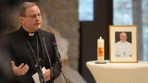 Nach Tod von Papst Franziskus: Trauer auch in Hessen