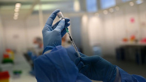 Mögliche Corona-Impfschäden: BGH prüft Haftung