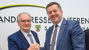 Machtwechsel in Sachsen-Anhalt: Haseloff macht Platz für Schulze