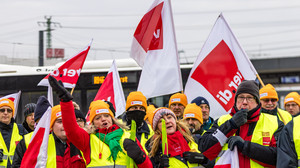 ÖPNV fährt wieder – Bildungsstreik folgt