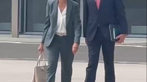 Sturz bei Radtour mit Kanzler: Charlotte Merz in Klinik