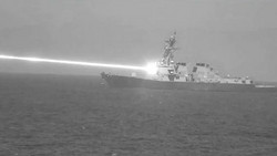 USA testen Hightech-Laser: Zerstörer holt Drohnen mit Lichtstrahl vom Himmel