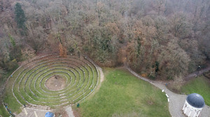 Einheitbuddeln in Oestrich-Winkel: Baumpflanzaktion im Wald