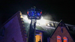 Feuer in Mehrfamilienhaus: 12 Menschen in Fulda verletzt