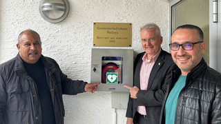 Wächtersbach schafft weitere Defibrillatoren an