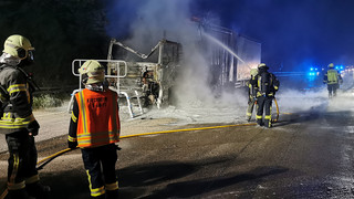 Nach LKW-Brand auf A7: Sperrungen bei Kirchheim den ganzen Tag