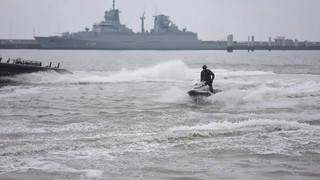Der «Biber» unterstützt die Marine vom Wasser aus