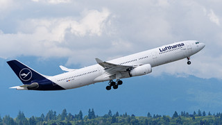 Druckabfall in Kabine: Lufthansa-Maschine kehrt nach Frankfurt zurück