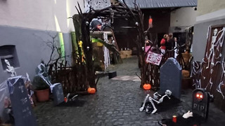 Halloween in Buseck: Familie Stein lädt in die Horror-Scheune ein