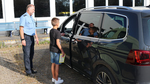Polizei-Aktion in Edertal: Schüler "blitzen" Raser für mehr Sicherheit