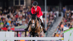 Zwei Hessen jubeln: Deutschland holt Team-Gold bei Reit-WM