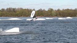 Saisonstart am See: Wakeboarden mitten in Köln