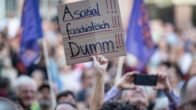 Hunderte demonstrieren in Hessen gegen AfD