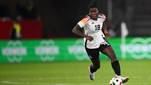 Bei DFB-Trainer Wück außen vor: SGE-Topscorerin Anyomi hofft auf EM 25