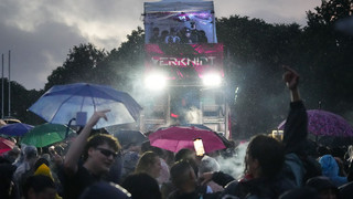 Berliner Techno-Parade: Hunderte von Rettungskräften behandelt