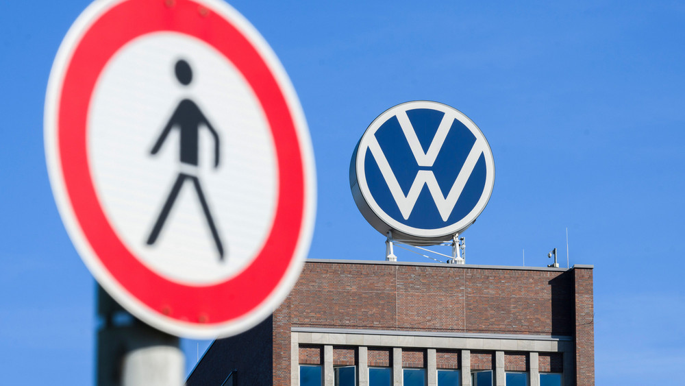 Eine Netzwerkstörung hat Volkswagen lahmgelegt, die Produktion in mehreren Werken stand still.