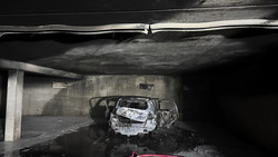 Baumarkt in Alsfeld: Auto brennt in Parkdeck völlig aus