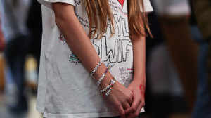 200 Swifties in Wiesbaden: Erste «Ophelia»-Sonderführung im Museum