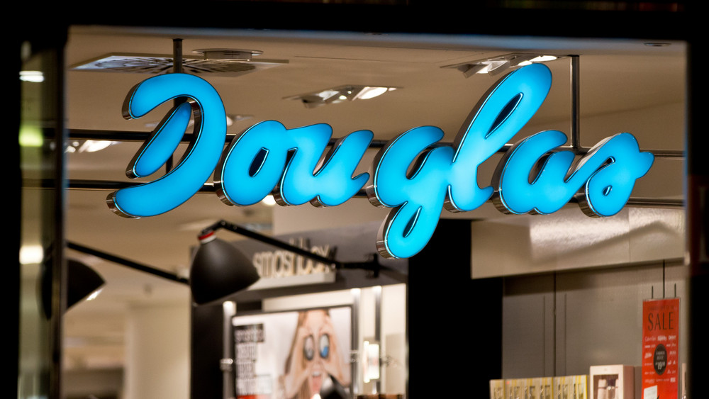 Der stationäre Einzelhandel erlebt schwierige Zeiten, aber die Parfümeriekette vermeldet Rekordumsätze. Douglas will expandieren - und hat weitere große Pläne.