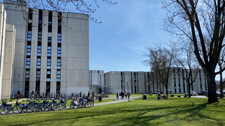 Fast wieder alles wie vor Corona an den Unis in Hessen