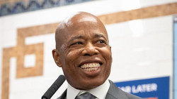 New Yorks ehemaliger Skandal-Bürgermeister ist jetzt Albaner