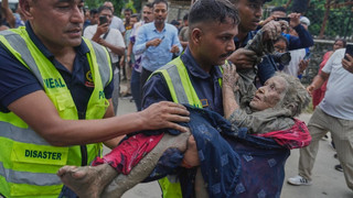 Hunderte Touristen nach Sturzflut in Nepal vermisst - mindestens 72 Tote