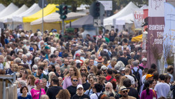 Museumsuferfest Frankfurt lockt Massen ans Mainufer