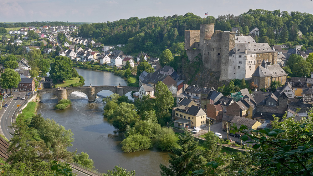 Die Landstraße zwischen Runkel und Villmar muss vollgesperrt werden, weil sie nach einem Felssturz repariert wird (Archivfoto).