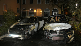 Kassel: Brandstiftung vernichtet zwei Autos