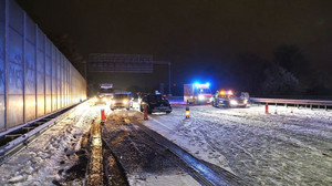   Wintereinbruch in Deutschland: Schnee, Glatteis und Unfälle