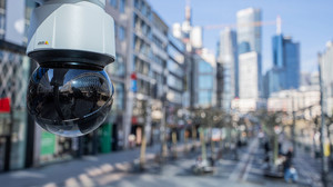 Neue Kameras zur Videoüberwachung auf der Frankfurter Zeil