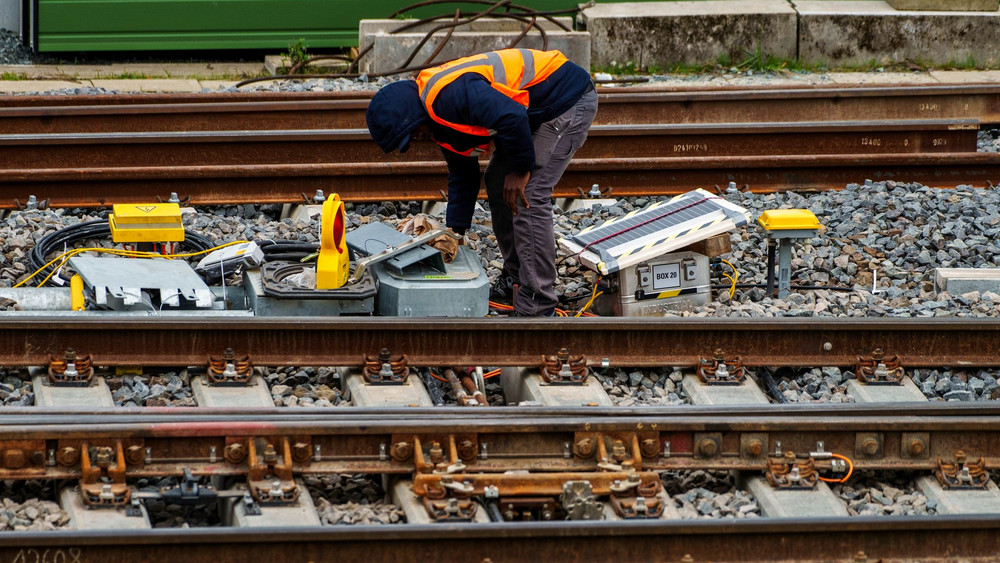Neue elektronische Stellwerke für die Riedbahn