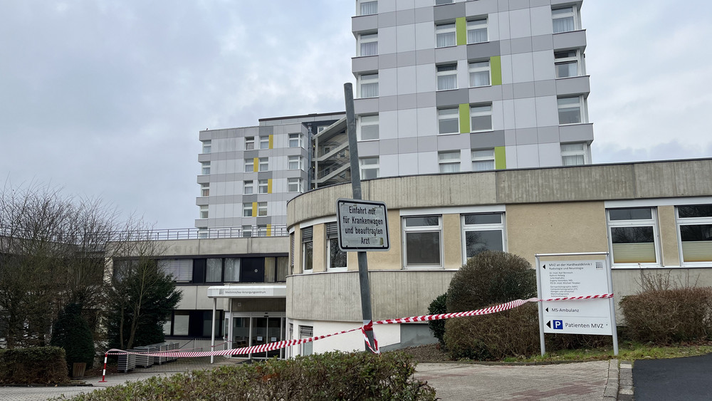 Die Hardtwaldklinik I in Bad Zwesten nach dem Mord an einer Mitarbeiterin.