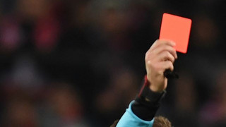 Polizeieinsatz in Dietzenbach: Amateur-Fußballer schlägt Referee