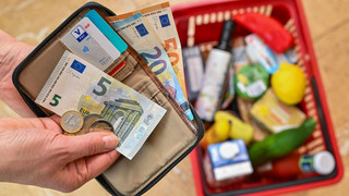 Inflationsrate in Hessen steigt leicht: Auch Lebensmittelpreise schuld