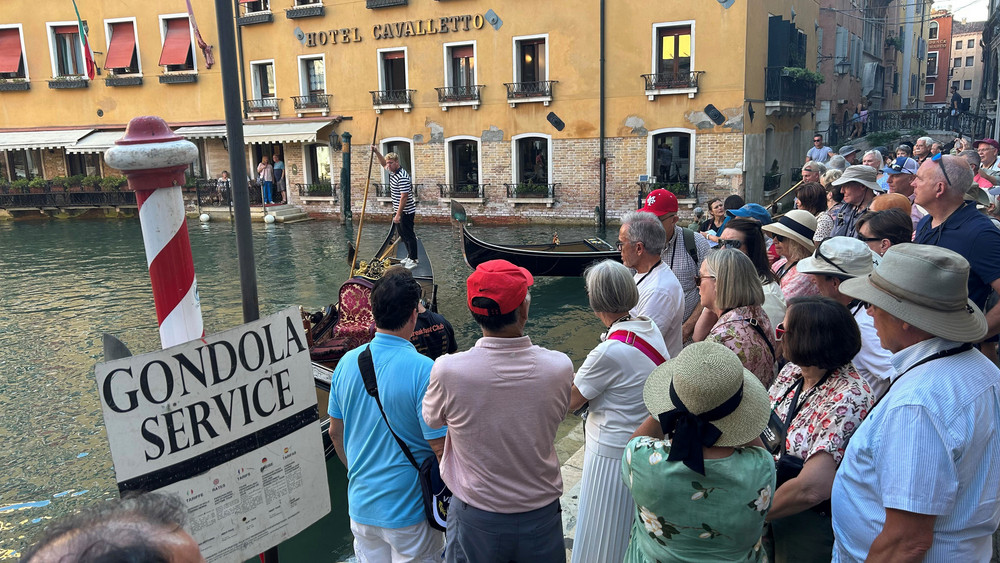 Millionen Menschen besuchen Venedig jedes Jahr - jetzt mussten sich einen Monat erstmalig Eintritt zahlen (Symbolbild).