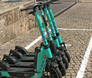 Kassel: Ab April 2026 strikte E-Scooter Parkvorgaben