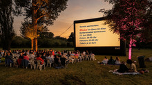"Michael" im Open Air-Kino im Freibad in Gelnhausen