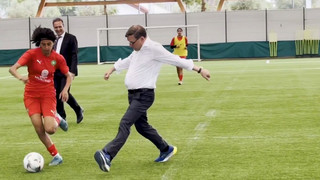 Match mit dem Minister: Wadephul spielt in Marokko gegen Fußballerinnen