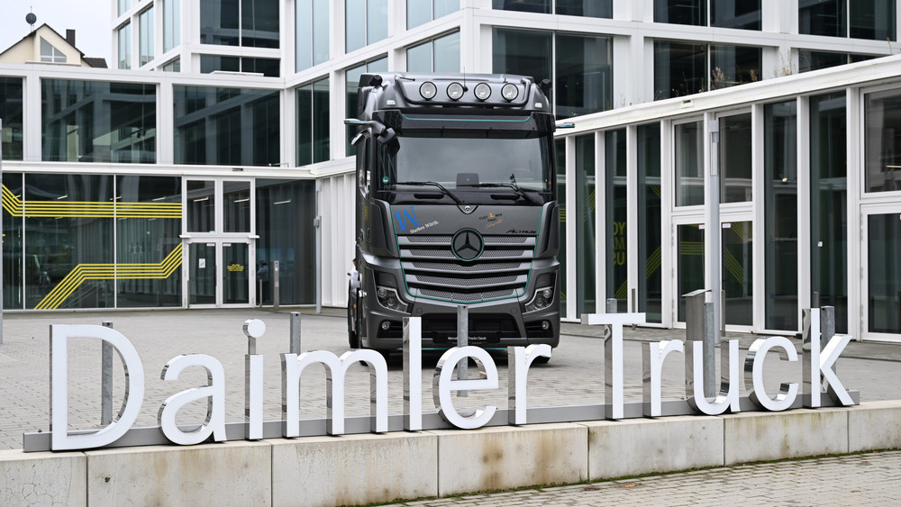 Amazon hat bei Daimler Truck 200 Elektro-LKW bestellt (Symbolbild). 