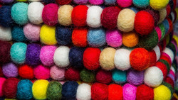 Filzen mit heimatlicher Schafwolle im Biosphärenzentrum Rhön