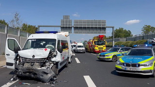 Auffahrunfall am Stauende: Vier Menschen auf A7 bei Kassel verletzt