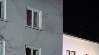 Haus droht einzustürzen – Feuerwehr evakuiert Gebäude