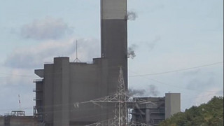 Kraftwerk Frimmersdorf: 200-Meter-Schornstein gesprengt