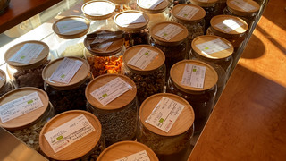Nachhaltig einkaufen: Eltviller Wochenmarkt hat ein Unverpackt-Mobil