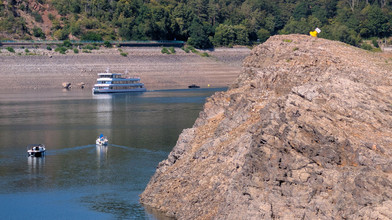 «Blanker Wahnsinn»: Niedrigwasser trifft Edersee-Tourismus